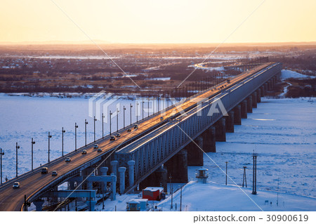Bridge over Amur river in Khabarovsk 30900619