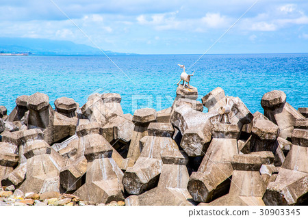 Asia Taiwan Taitung Coast, Sanxiantai Scenic Spot, Taitung Success Town, Taiwan 30903345