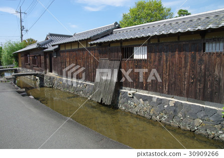 The former Yukawa family residence and the Aiba River 30909266