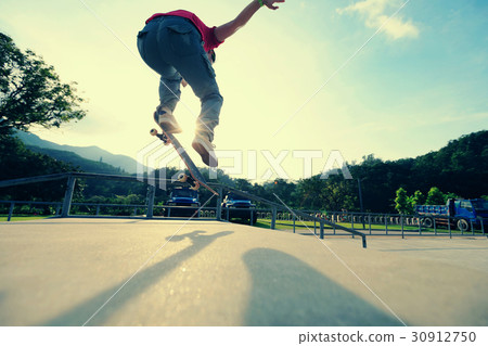 skateboarder legs skateboarding at skatepark ramp skateboarder legs skateboarding at skatepark ramp 30912750