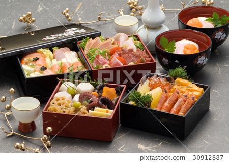 New Year dishes  30912887