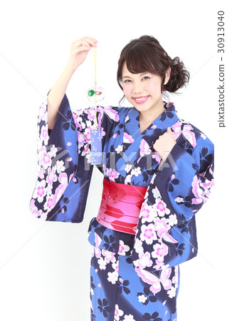 Young lady with yukata with wind chimes Young lady with yukata with wind chimes 30913040