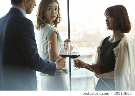 Triangular relationship 30913693