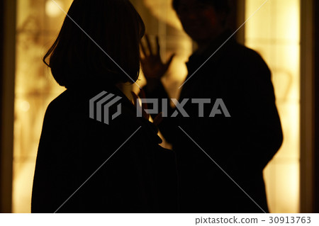 Adult couple doing a date 30913763