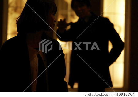 Adult couple doing a date 30913764