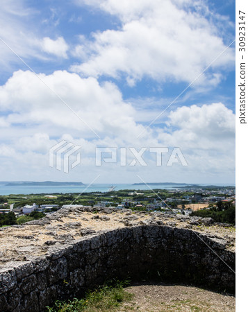 Sea and sky 30923147