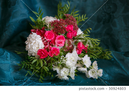 Beauty bouquet on celebration 30924803