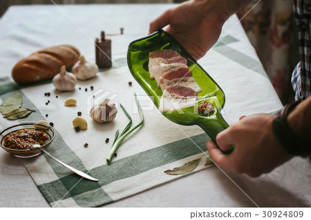 Table with food stylized 30924809