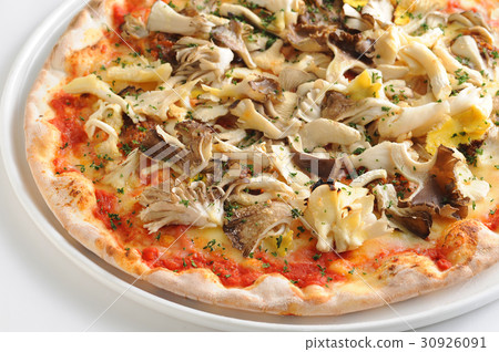Mushroom pizza Italian cuisine 30926091