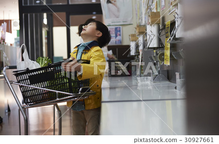 一個男孩購物苦難 一個男孩購物苦難 30927661