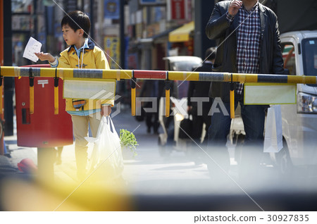 A boy who makes a mental railway crossing 30927835