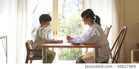 Parent and child dating at the window Parent and child dating at the window 30927909