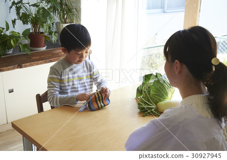 一個提出強迫性異議的男孩 30927945