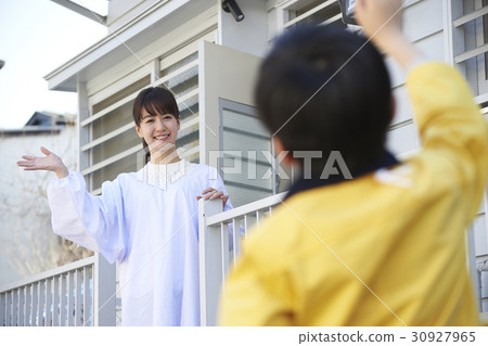 揮動母親的手 揮動母親的手 30927965