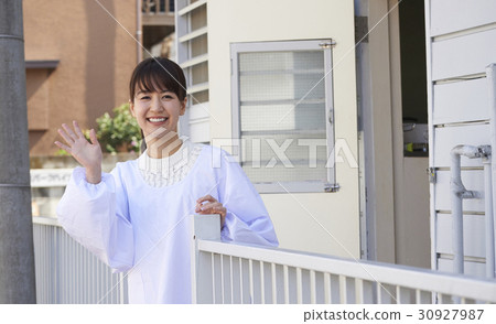 揮動母親的手 30927987