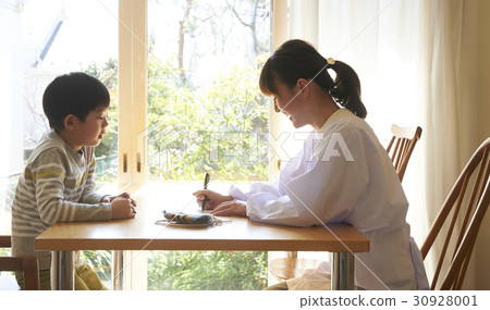 Parent and child dating at the window Parent and child dating at the window 30928001