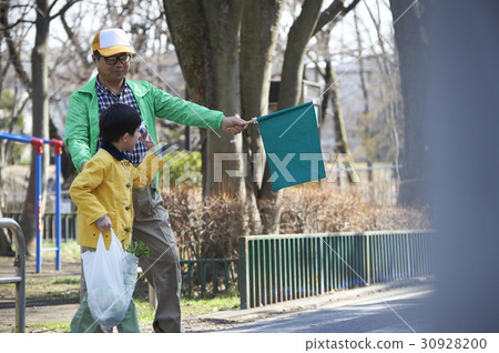 A boy crossing an obstacle crosswalk 30928200