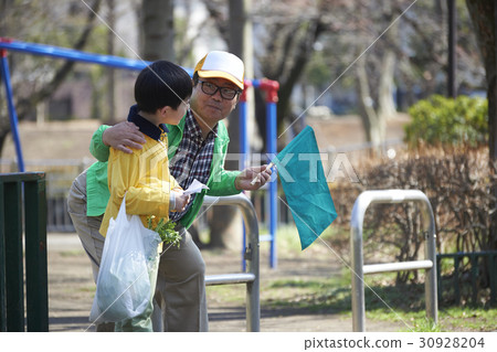 A boy crossing an obstacle crosswalk 30928204