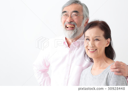 Lifestyle senior couple 30928448