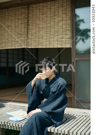 Men in a yukata fro cool on the rim Men in a yukata fro cool on the rim 30928943