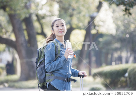 背包客女性獨奏旅行 背包客女性獨奏旅行 30931709