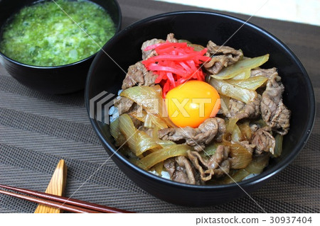 日本料理(牛肉飯和味噌湯)2 日本料理(牛肉飯和味噌湯)2 30937404