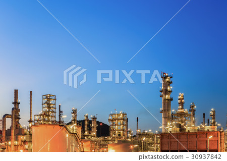 Refinery plant of a petrochemical industry at nigh Refinery plant of a petrochemical industry at nigh 30937842