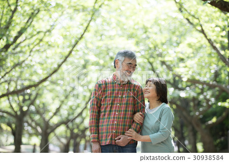 Fresh green senior oshidori couple Fresh green senior oshidori couple 30938584
