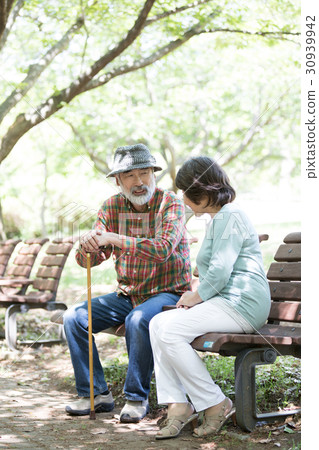 Fresh green senior oshidori couple Fresh green senior oshidori couple 30939942
