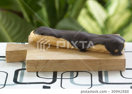 Eclairs chocolate coating Eclairs chocolate coating 30942888