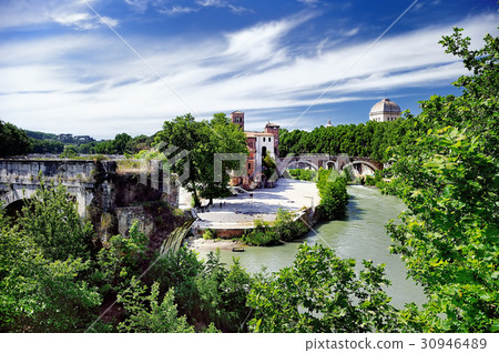 Ponte Rotto ("Broken Bridge") in Roma, Italy Ponte Rotto ("Broken Bridge") in Roma, Italy 30946489