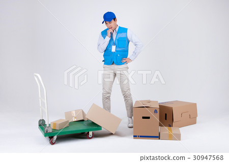 A delivery man 054 30947568