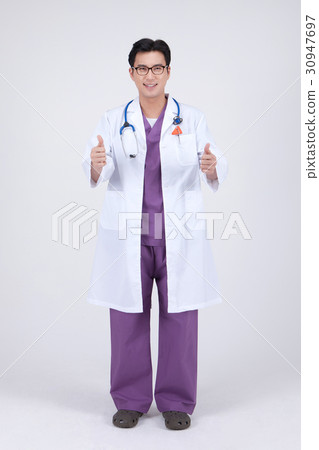 A doctor 142 30947697