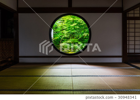 Kyoto Genkoan enlightenment window of fresh green 30948341