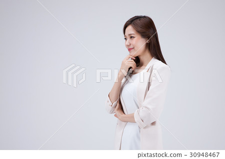 A curator 105 A curator 105 30948467