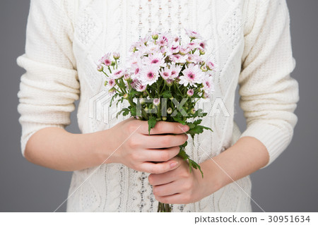 The flowers 228 The flowers 228 30951634