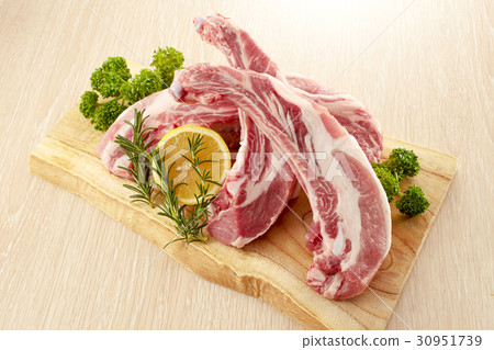 Pork spare ribs 30951739