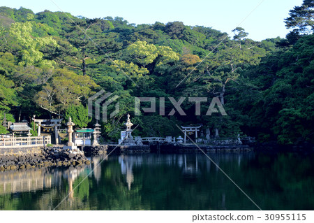 Myojin Pond 30955115