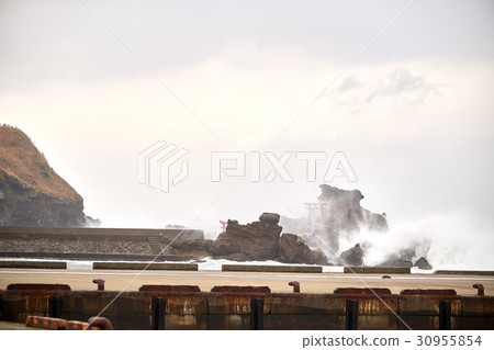 The Spring Storm The Sea of Japan in a rough terrain 30955854