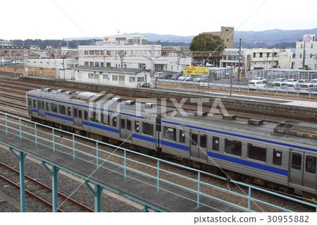 常磐線415系列不銹鋼車被高橋站扣留 30955882