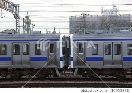 常磐線415系列不銹鋼車被高橋站扣留 常磐線415系列不銹鋼車被高橋站扣留 30955888