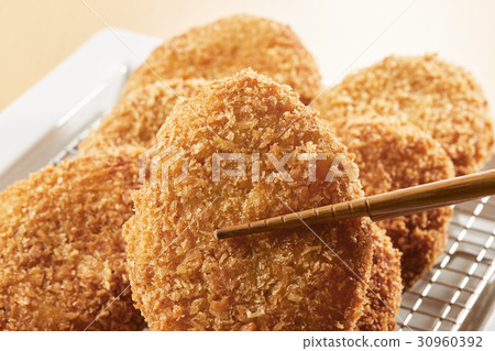 Fried croquette 30960392
