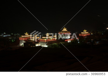 night landscape view of Trashi Chho Dzong 30960953