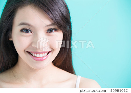 tooth whiten concept 30961012