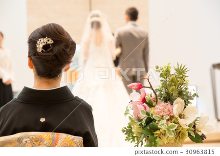 回到婚禮的母親 30963815