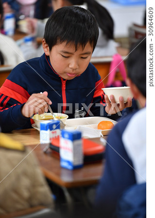 School lunch 30964609