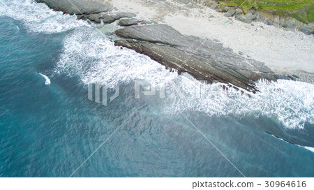 Quiet coastline 30964616