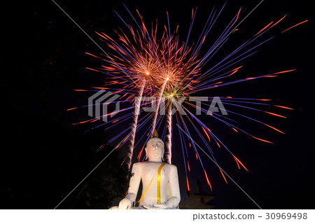 The colors and lines of the fireworks The colors and lines of the fireworks 30969498