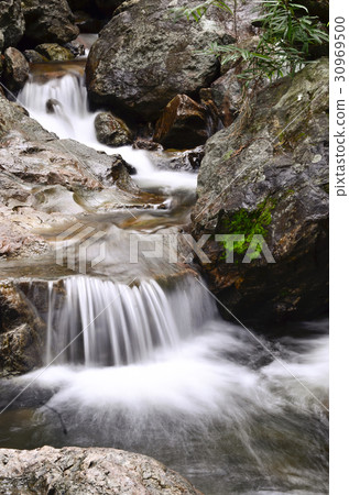 Deep forest waterfalls in beautiful Thailand Deep forest waterfalls in beautiful Thailand 30969500