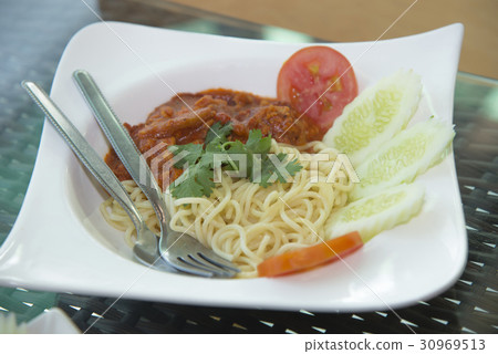 Spaghetti Bolognese on plate Spaghetti Bolognese on plate 30969513